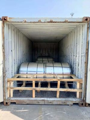 Platte oder Spule 2,0 mm 304 316 430 2b Blech aus Edelstahl mit Rostbeständigkeit und Toleranz ± 1% nach ASTM-Standard hergestellt