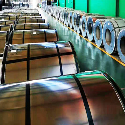 Regelmäßige Spangelfläche Z121-Z180 Beschichtung 0,12-3mm Dicke Galvanisierte Stahlspule für Dachplatten Export