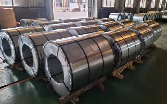 PPGI Vormalte galvanisierte Stahlspule Spcc Eisenfarbe Dachplatten mit RAL-Farbe und Spule Gewicht von 3-8 Tonnen
