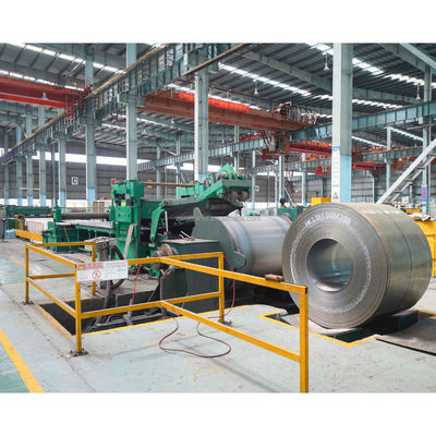 Baustoff mit niedrigem Kohlenstoffgehalt A36 Schwarzes Eisen ASTM HRC Q195 Q235B Warmgewalzte Kohlenstoffstahlspule Stumpfe Oberfläche Oberfläche Breite 1501-2000MM