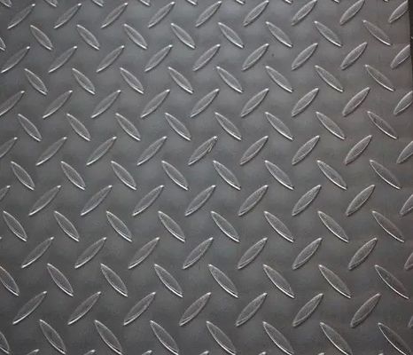 2000-12000 mm Länge JIS-Standard Q235 A36 Q345 leichte warmgewalzte Karbonstahl-Floorplatte mit Diamantmuster