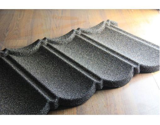 2.7kg/pcs Naturalstil Farbiger Steinbeschichteter Stahl Schindeln Dachblech für Villa-Baustoff