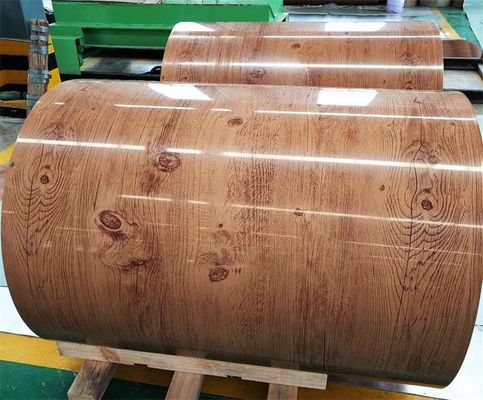 Spulengewicht 3-8 Tonnen PPGI Holzmuster Rollen Metall vorgefärbt Galvanisiertes Stahlspulen 0,4 mm 1000 mm angepasste RAL Farbe