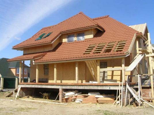 2.7kg/pcs Farbiger Stein beschichtet Galvanisiertes Metall Schindel Roma Dachfliesen Die perfekte Dachlösung für Wohnungen