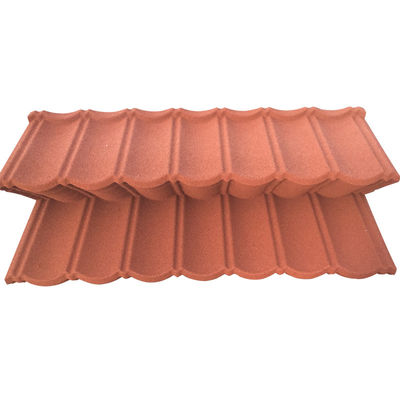 PVC-Material und 2,7 kg/Stück Gewicht Blaue Anti-Fade-Stein überzogen Metalldachfliese mit hoher Haltbarkeit