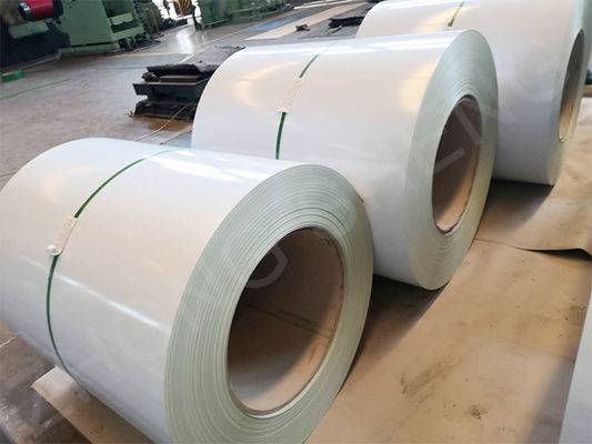 600-1500 mm Breite Weiß RAL9003 Farbe Vormalte Verzinkte PPGI Stahlspule mit Stanzverarbeitung