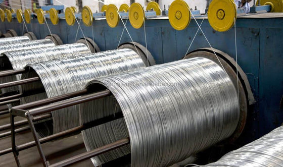 Dienst für die Verarbeitung von Decoiling Q195 Q235 Kohlenstoffstahldraht/elektrogalvaniertes Stahldraht 0,7 mm 3 mm 4 mm auf Lager