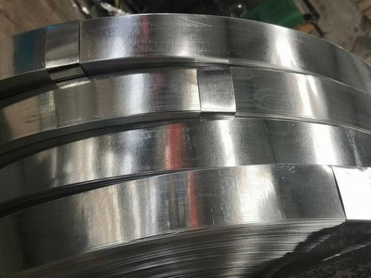 Q235 Q345 0,8MM Dicke Galvanisierte Stahlrollenstreifen mit Schwerpunkt und Toleranz ±1% Breite 180mm