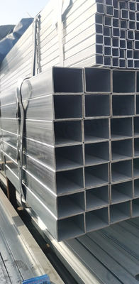 12 M Länge ± 1% Toleranz Galvanisiertes geschweißtes rechteckiges Stahlrohr 40x60 für Treibhausrohre mit großem Durchmesser